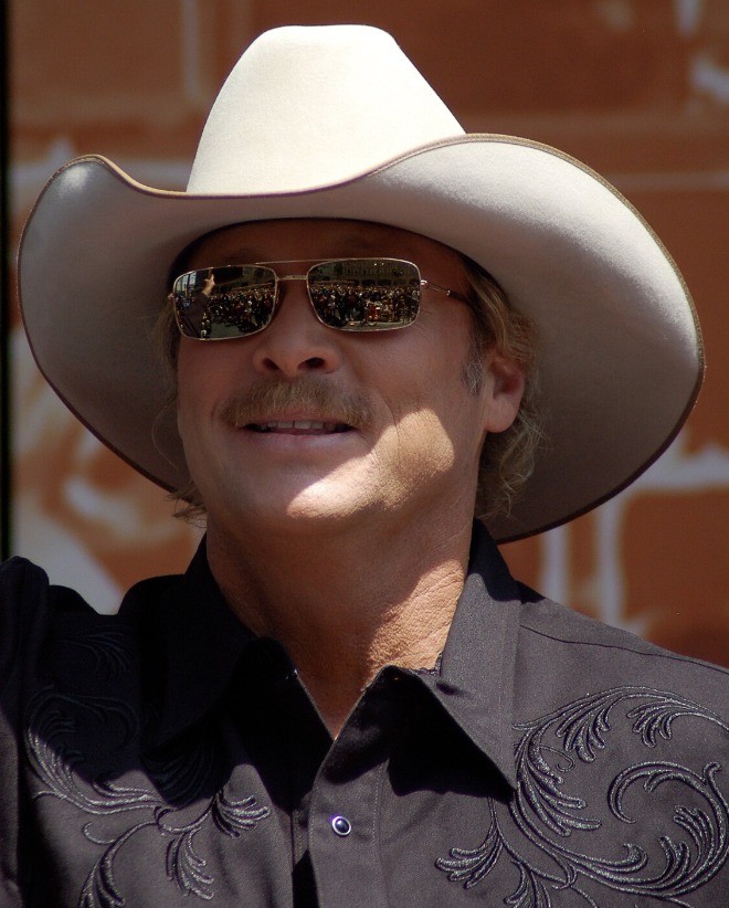 Alan Jackson’s Controversial Walkout at the 2016 CMA Awards