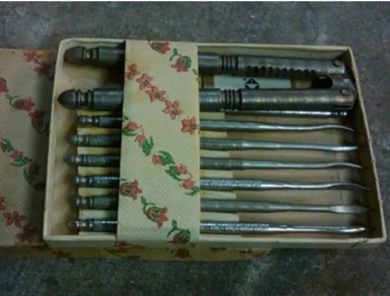 “My friends grandparents passed and he grabbed these but has no idea what that are” The answer is in the comments.. 👇🏻